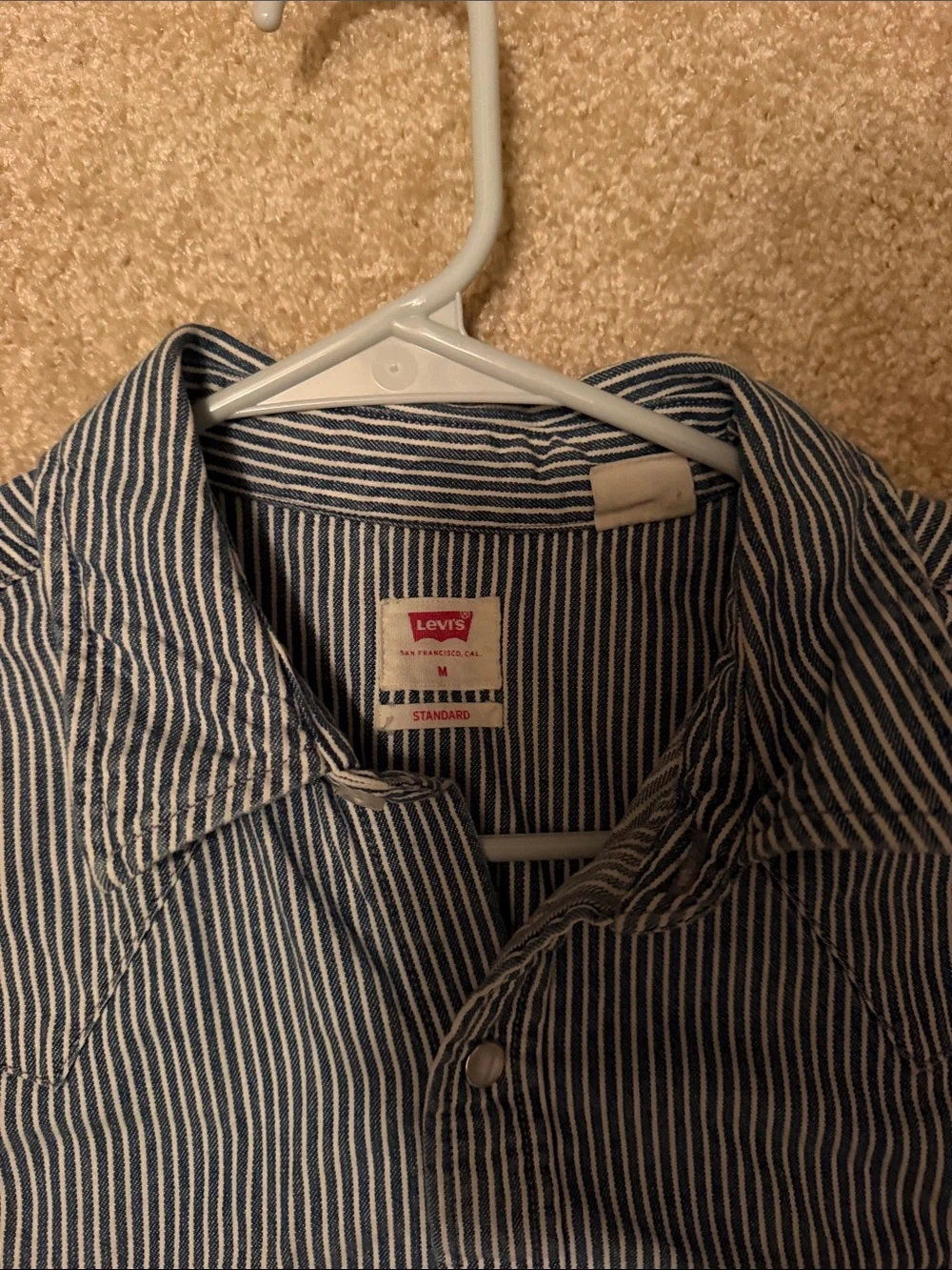 Levi's Men's Navy and White Striped Short Sleeve Button-Down Shirt